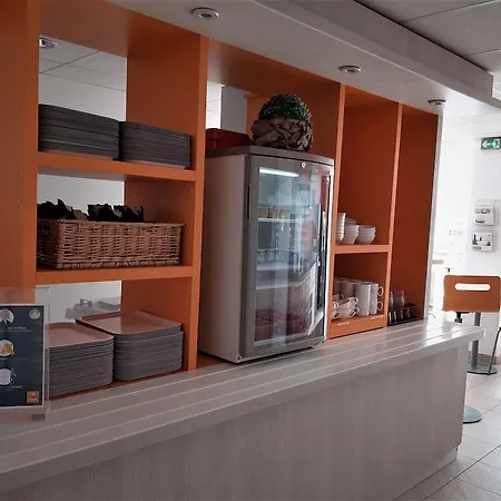 高级古典罗赛维尔赛兹酒店 酒店