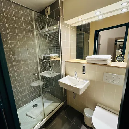 Première Classe Roissy Survilliers Witz Hotel 3*