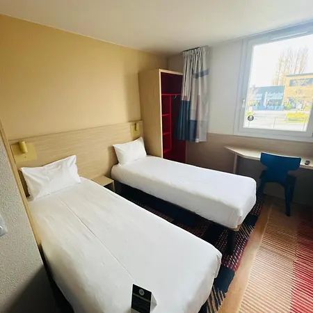 Roissy Hotel 3*