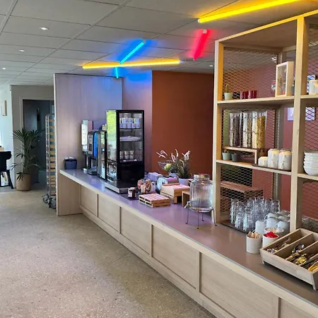 高级古典罗赛维尔赛兹酒店 酒店